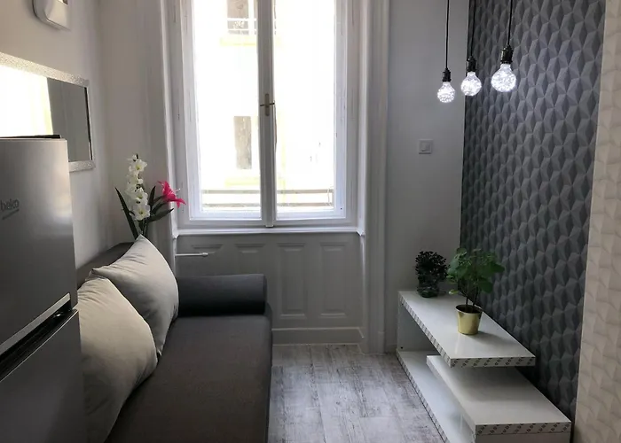 Appartement Corvin Near Semmelweis And Heimpal Budapest